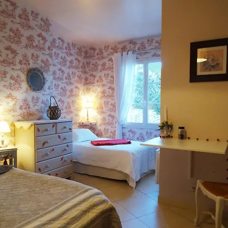 Les Cigales Pensjonat 3*