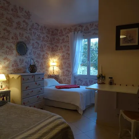 Les Cigales Guest house 3*