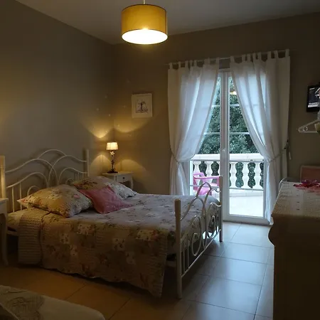 Les Cigales Guest house Poulx